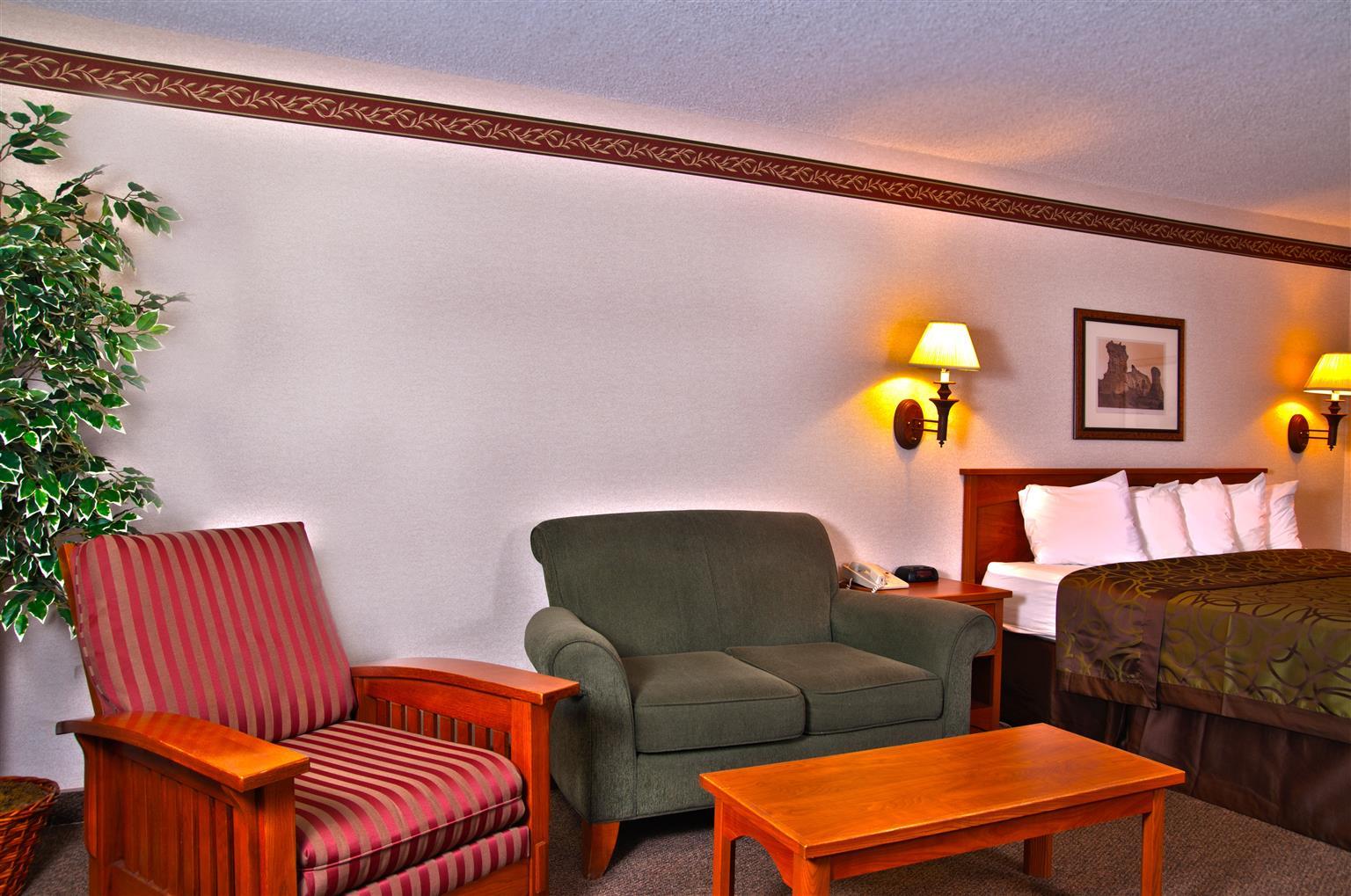 Western Town And Country Hotel 3*