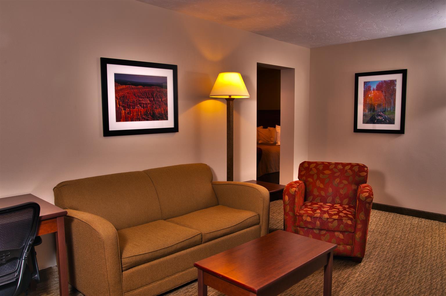 Hotel Western Town And Country