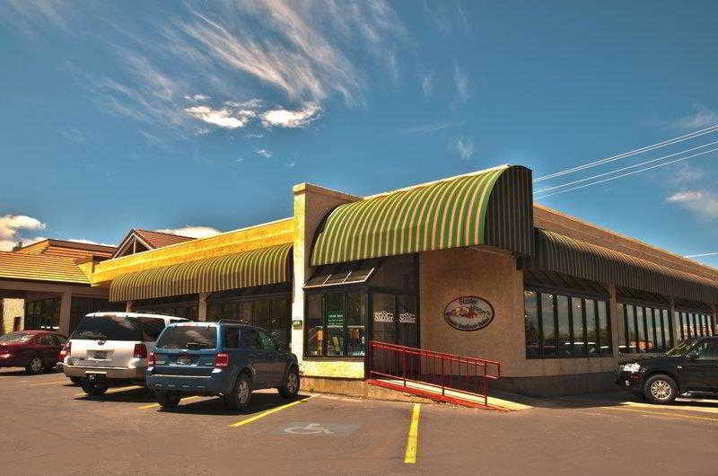 Western Town And Country Hotel 3*